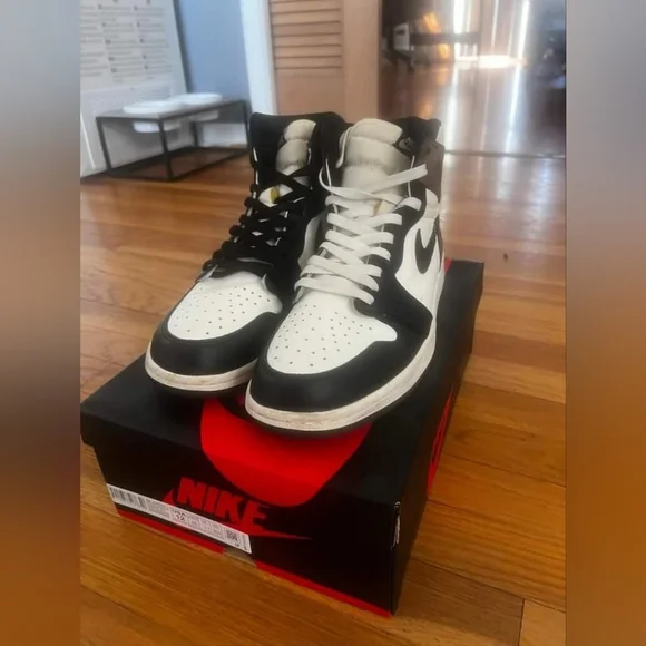 JORDAN 1 Mocha - Picture 3 of 5